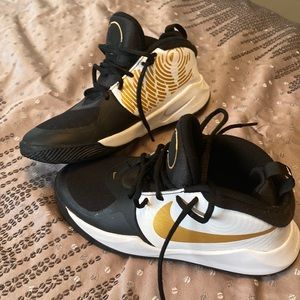 Nike shoes for boys sizes 6.5Y